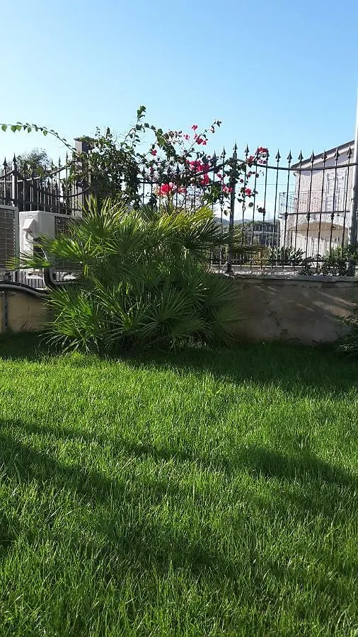 La Strelitzia Cervo Mare Apartment Italy