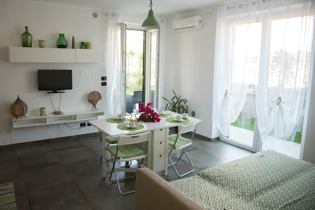La Strelitzia Cervo Mare Apartment